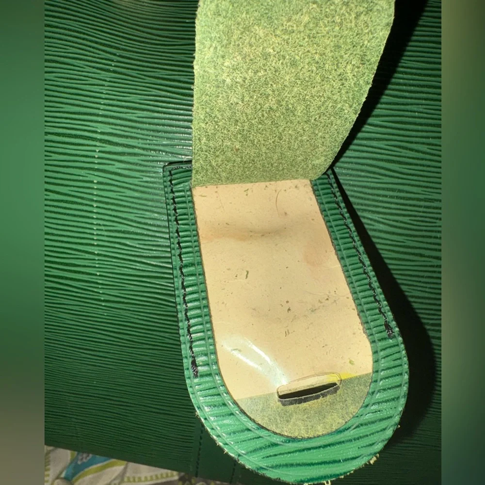 VTG Louis Vuitton Green Borneo Epi Keepall 55 Bundle - Picture 6 of 15